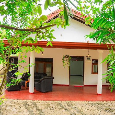 Hanguk Villa Mirissa Exteriör bild